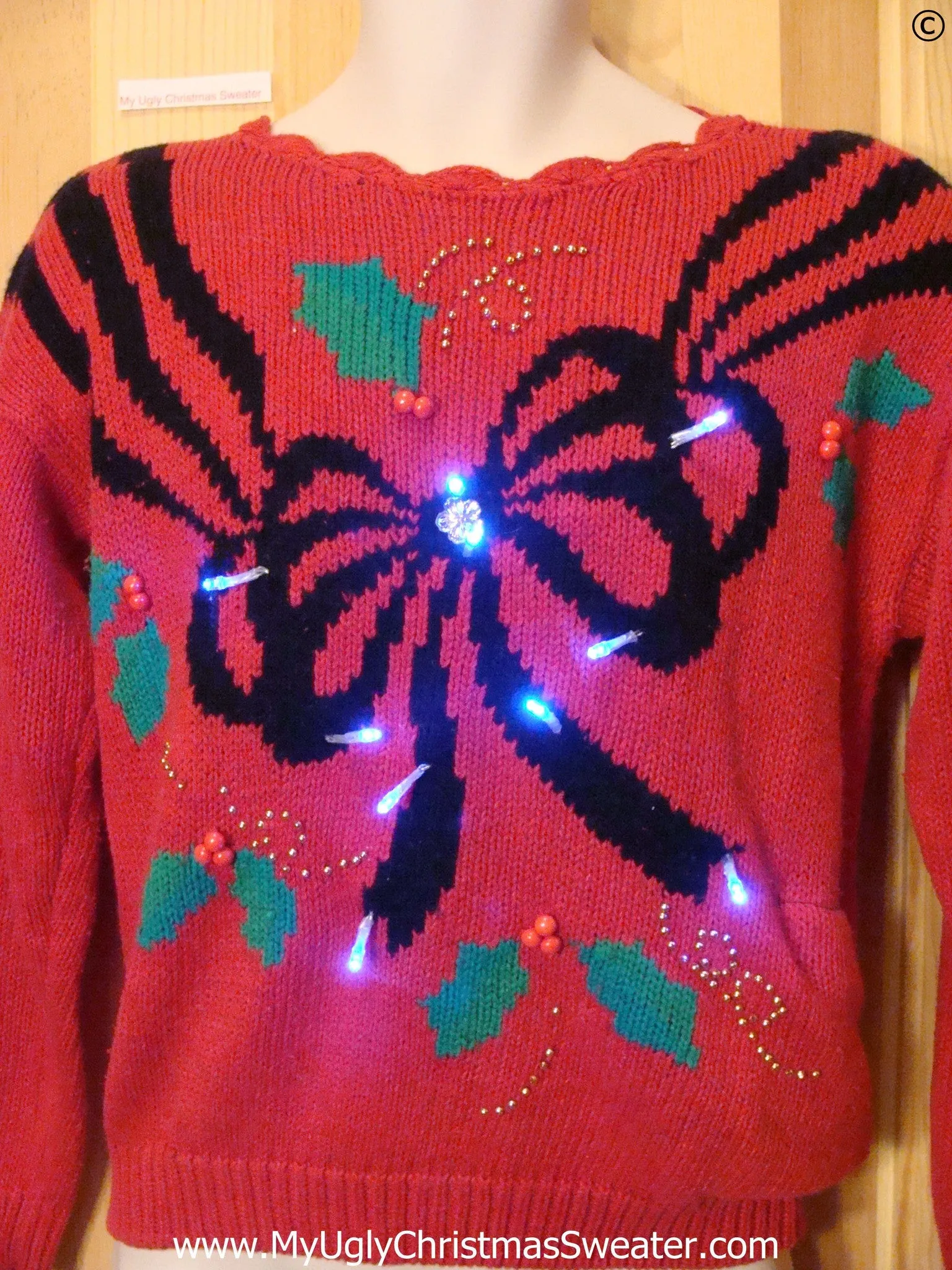 80s Vintage Christmas Sweater with Bow and Lights (g286)