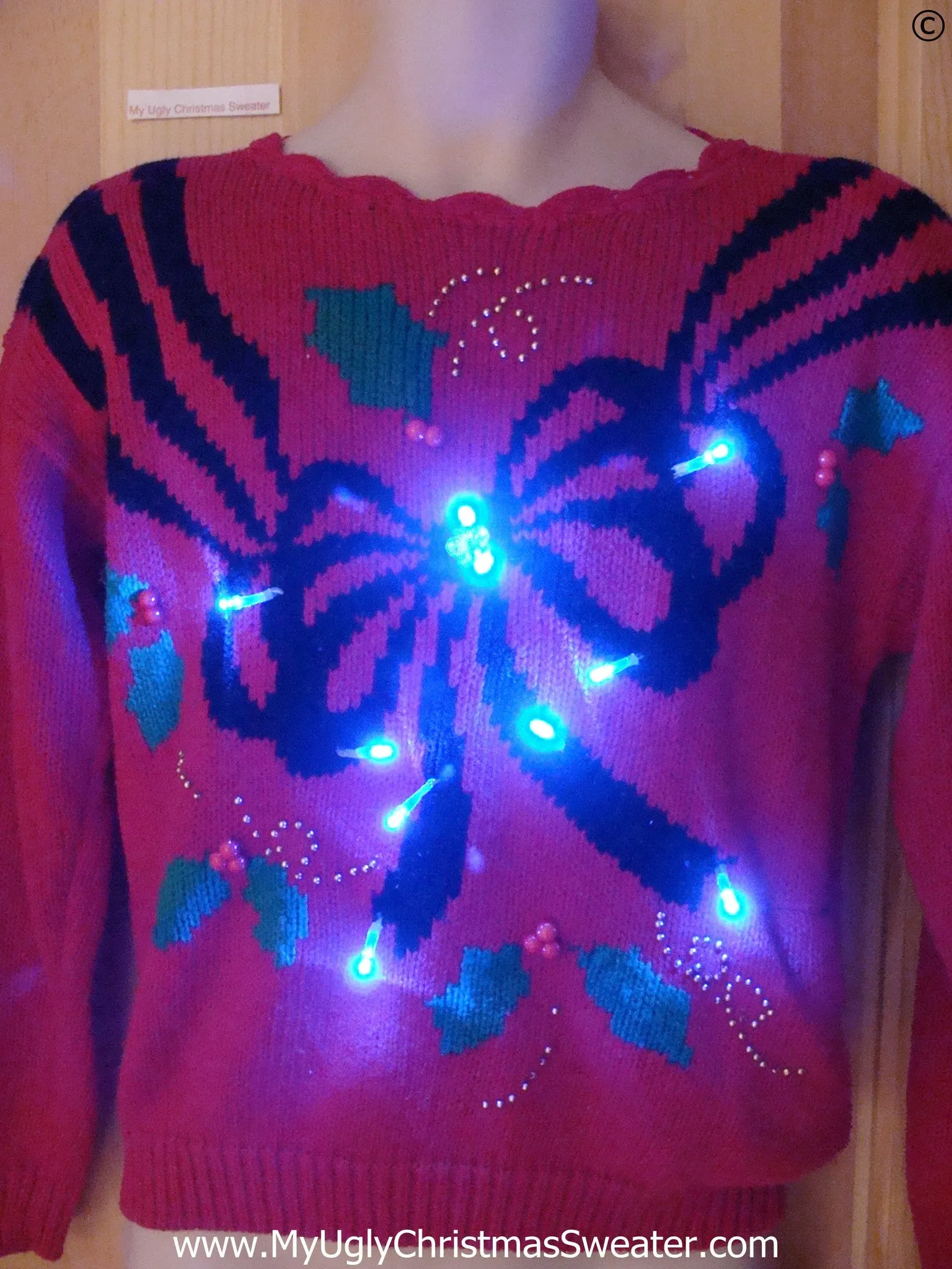 80s Vintage Christmas Sweater with Bow and Lights (g286)