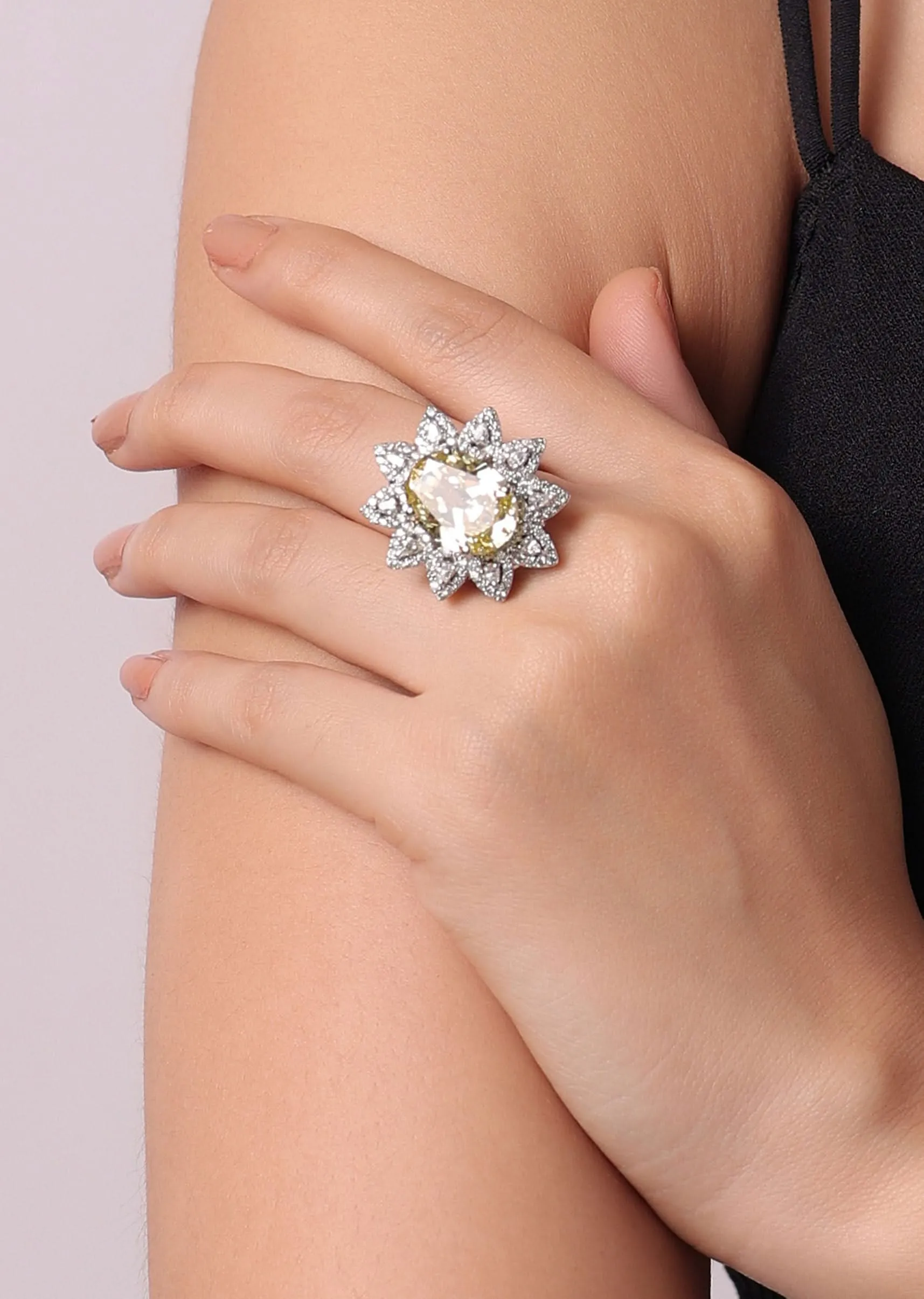 92.5 Sterling Silver Ring Embedded with Yellow Stone And Faux Diamonds