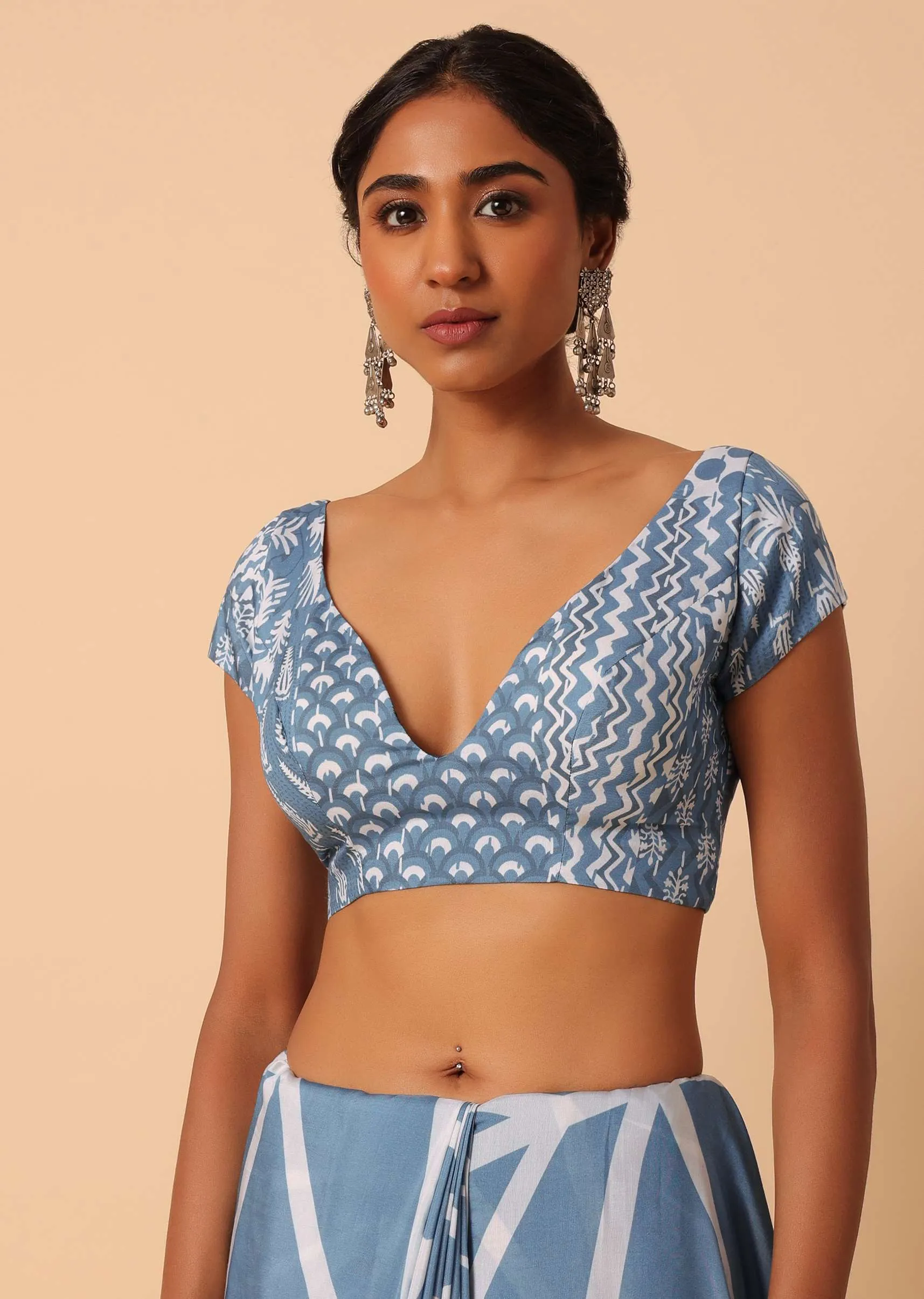 Blue Muslin Abstract Printed Saree With Unstitched Blouse Piece