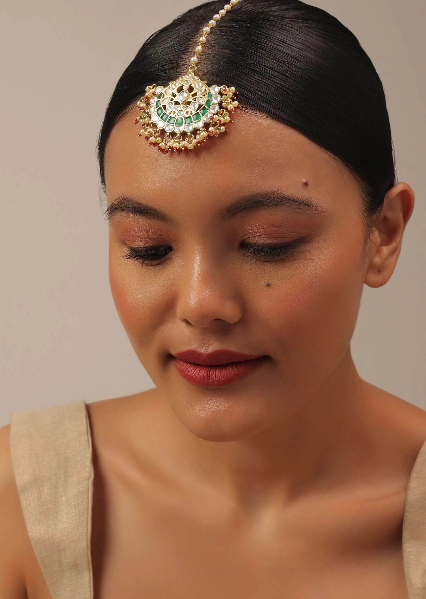 Gold Finish Kundan Multicolor Maangtika With Synthetic Beads And Stones