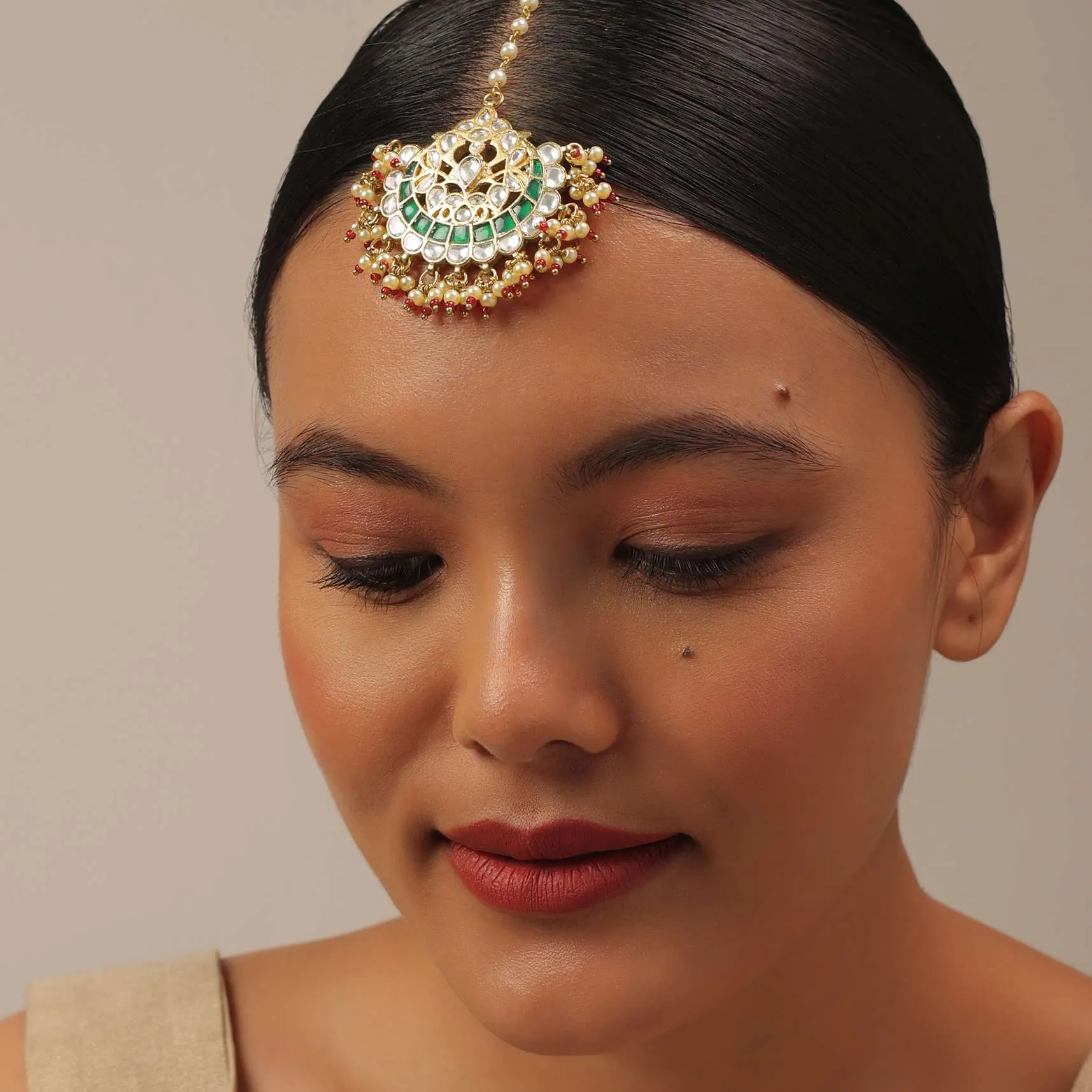 Gold Finish Kundan Multicolor Maangtika With Synthetic Beads And Stones