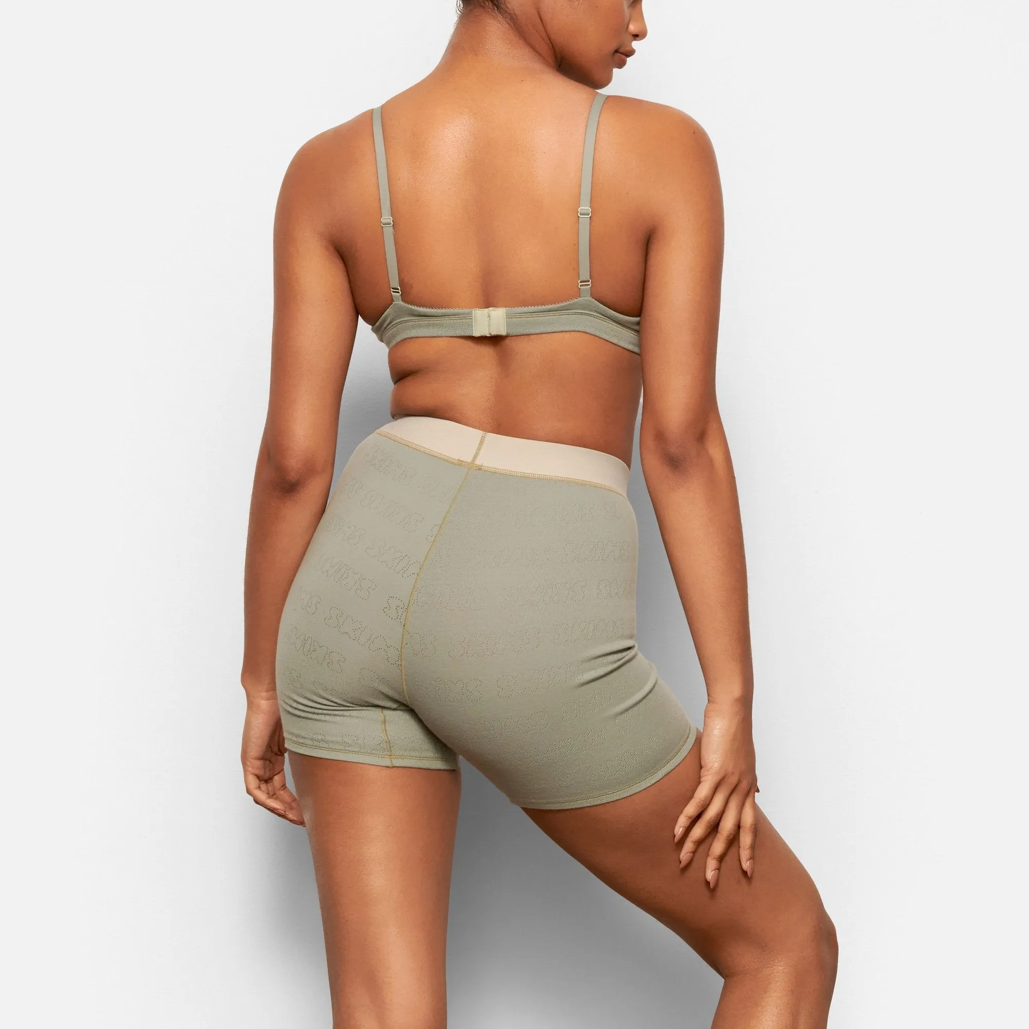 LOGO POINTELLE BOXER | MINERAL