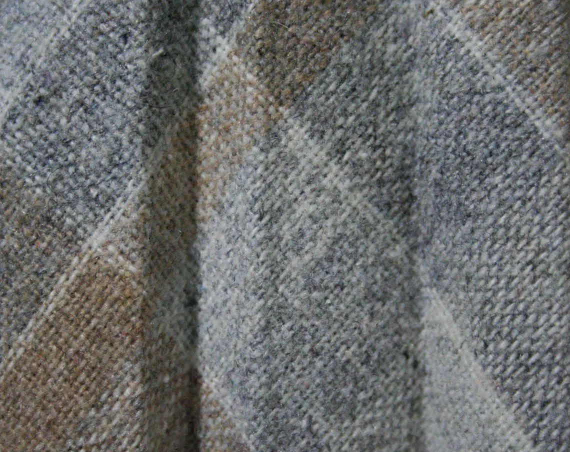 Size 4 Cute Skirt - 1970s Pale Gray & Beige Pleated Skirt - Pleats - Small Neutral Wool Blend School Girl Fall Skirt - Waist 25 - 42858